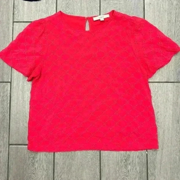 LOFT Floral Eyelet Cropped Top size Medium - Picture 3 of 5